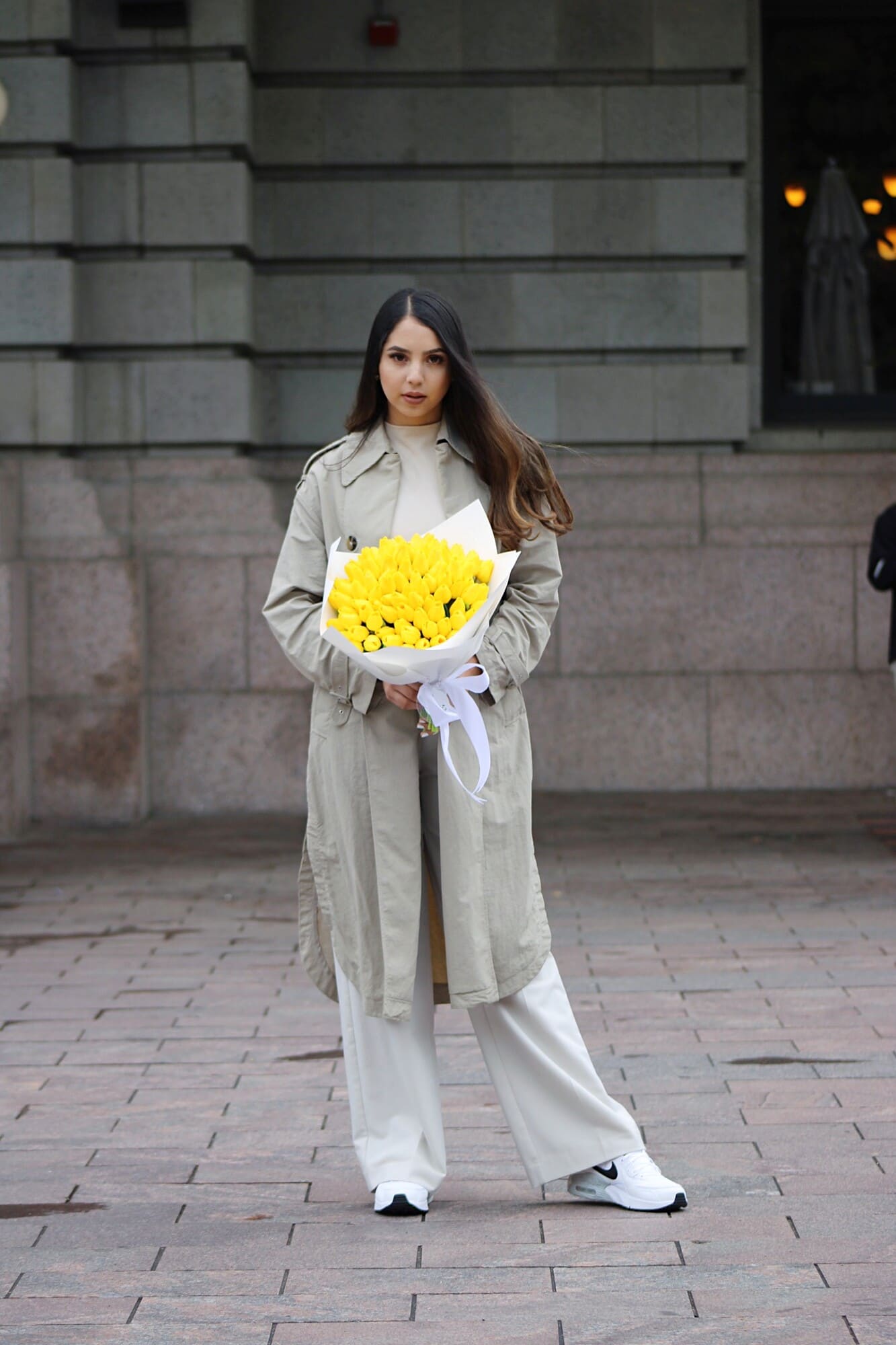 Brand & editorial — yellow tulip bouquet portrait